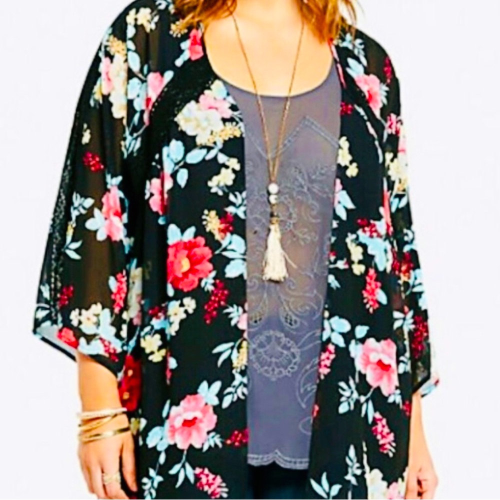 Torrid Floral Chiffon Lace Trim Kimono
Women's Plus Size 2/3